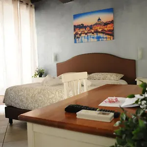 Re Monti 3*, Rome Italy